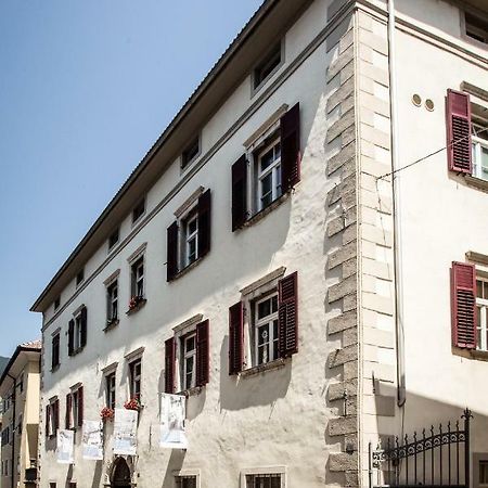 Haus Noldin - Historische Herberge - Dimora Storica Salorno Bagian luar foto