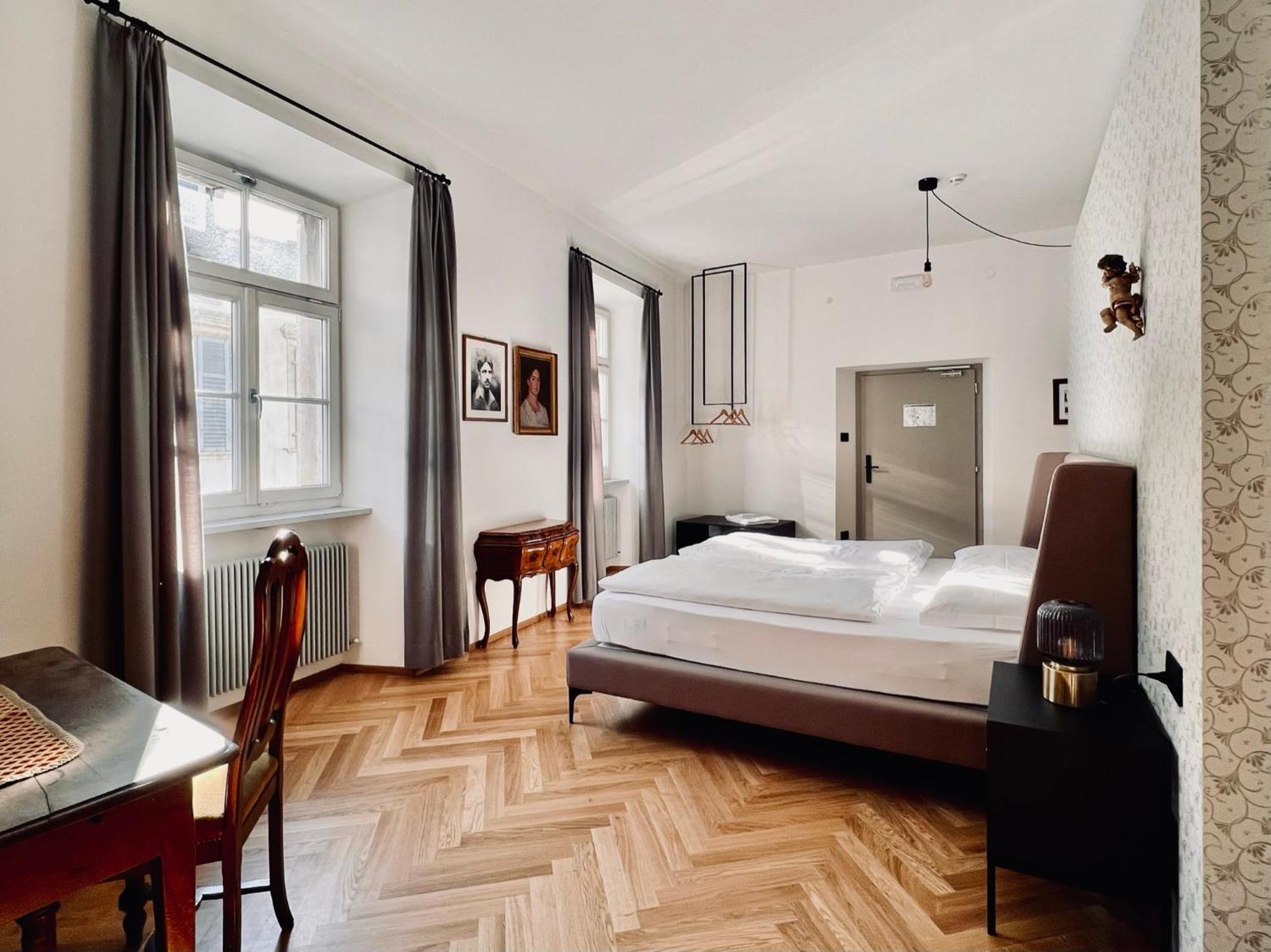 Haus Noldin - Historische Herberge - Dimora Storica Salorno Bagian luar foto