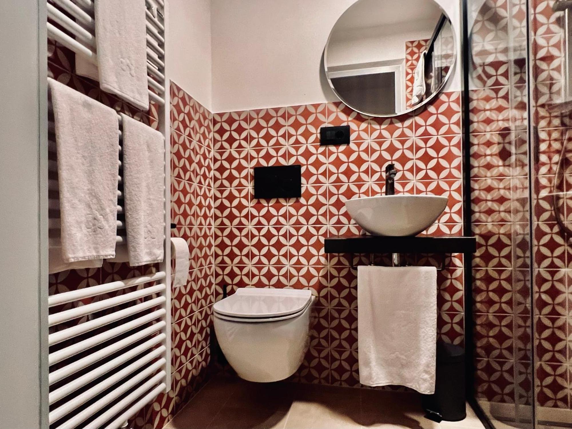 Haus Noldin - Historische Herberge - Dimora Storica Salorno Bagian luar foto