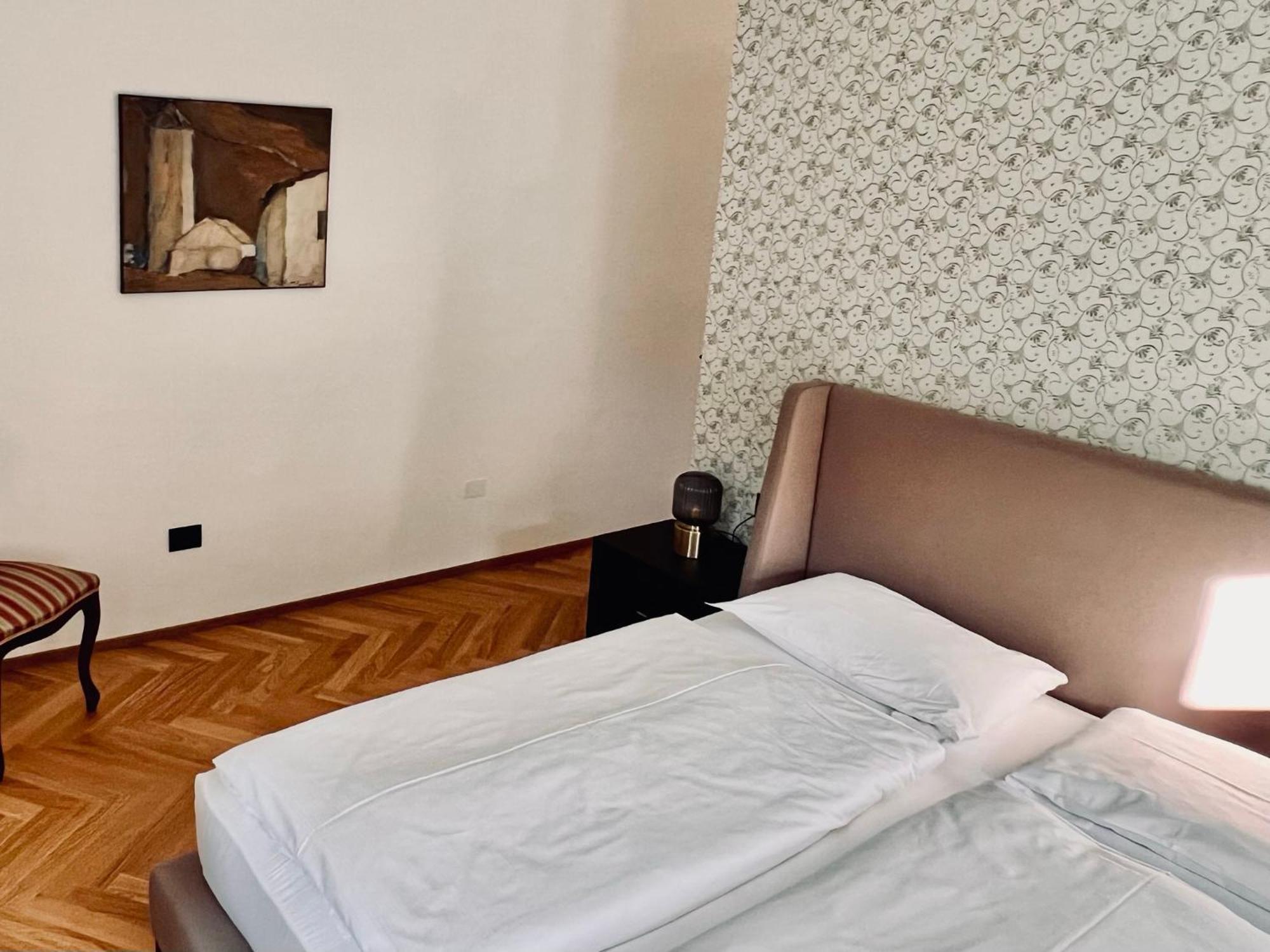 Haus Noldin - Historische Herberge - Dimora Storica Salorno Bagian luar foto